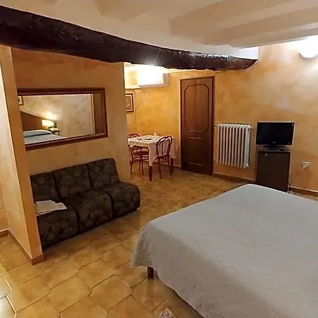 فندق Hotel Centrale 2*