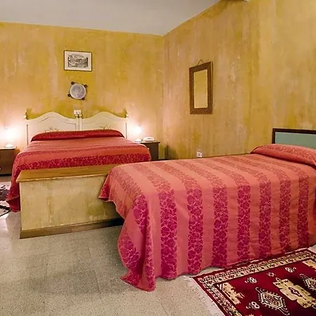 Hotel Centrale 호텔 비테르보