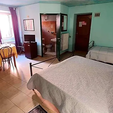 Hotel Centrale 호텔 비테르보