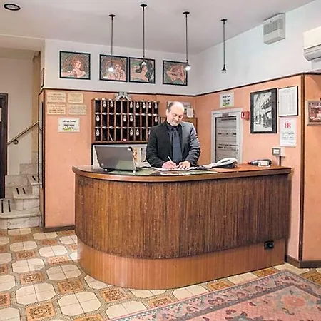 Hotel Centrale 2*